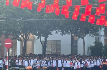 HOẠT ĐỘNG TRẢI NGHIỆM MÔN HỌC KỸ NĂNG MỀM - CHÀO ĐÓN TÂN SINH VIÊN TẠI CSĐT PHÚ THỌ